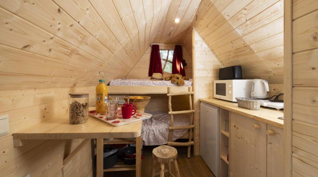 Camping Ushuaia Villages Au Bois Joli Andryes Eksteriør bilde