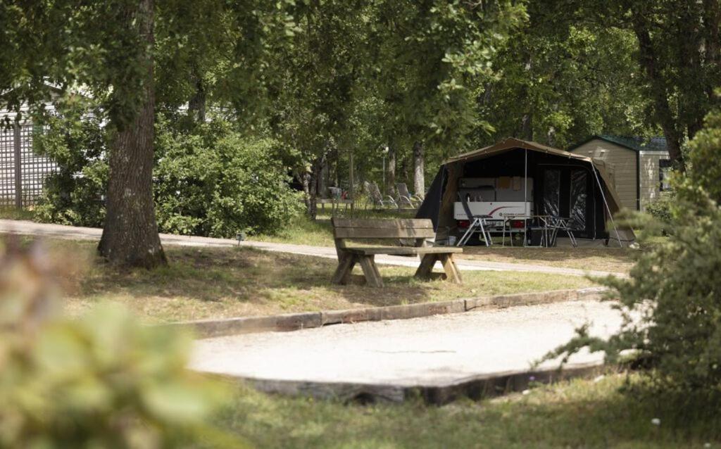 Camping Ushuaia Villages Au Bois Joli Andryes Eksteriør bilde